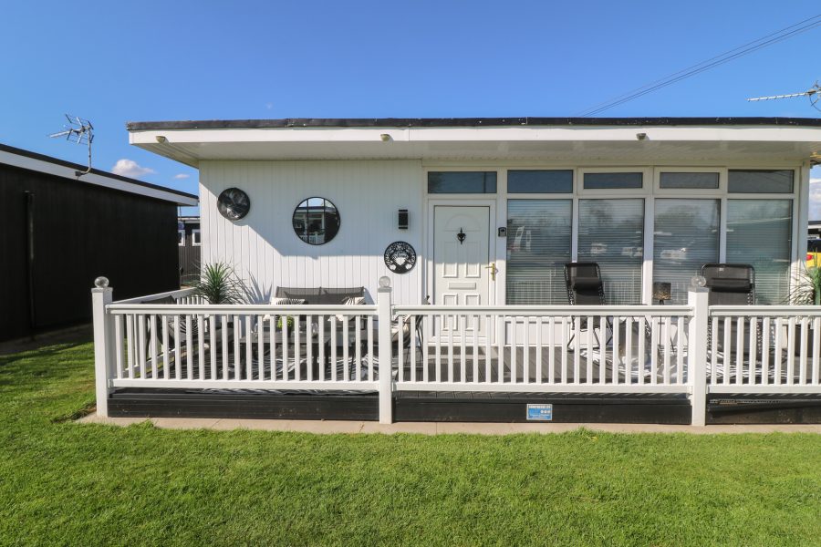 56 Cherry Park Chalet, chalet near Chapel St Leonards, Lincolnshire