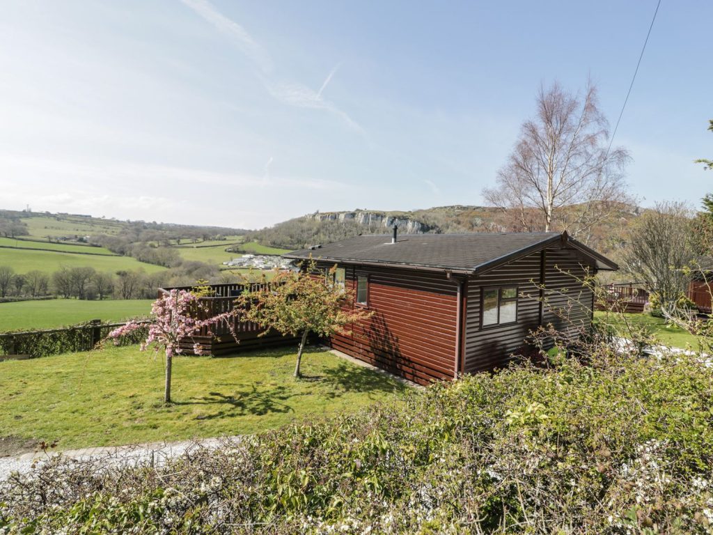 Alpine Lodge, lodge near Rhyd-y-foel