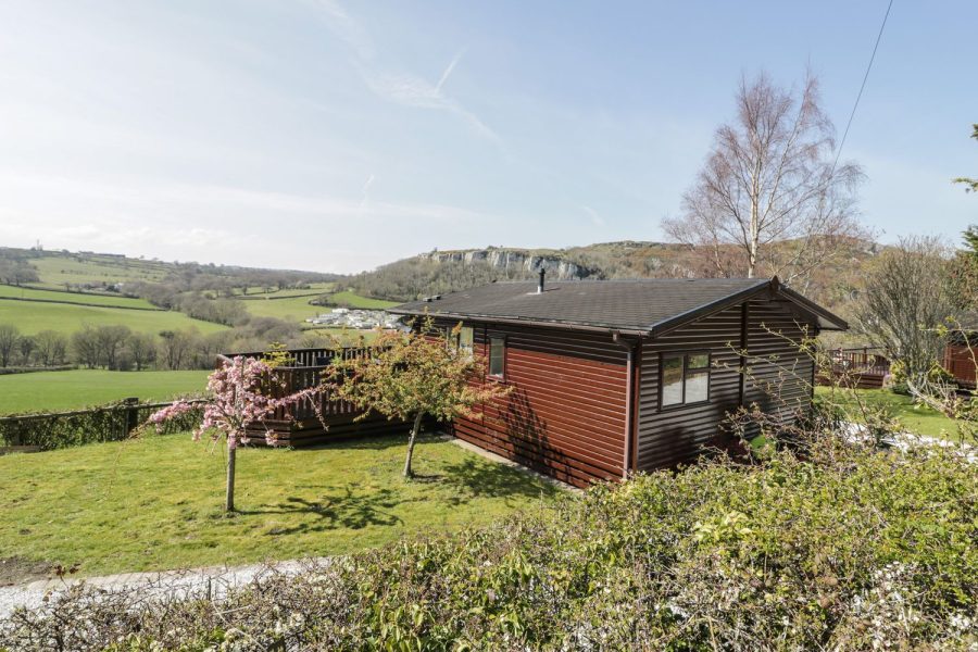 Alpine Lodge, lodge near Rhyd-y-foel, Conwy