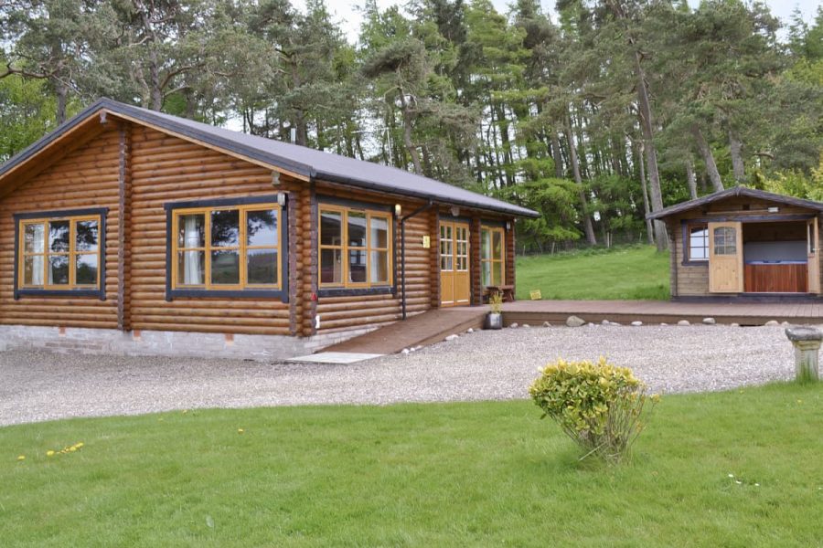 Ashknowe Log Cabin, log cabin near Perth, Perthshire