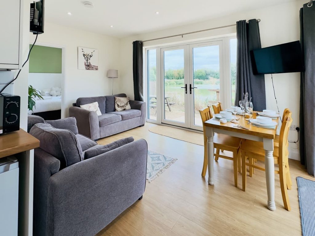 Badger Lodge at Rookery Waters, lodge near Ely
