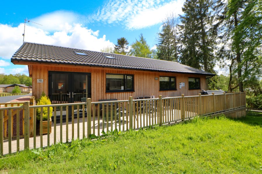 Broken-Sky Lodge, lodge near Otterburn, Tyne and Wear