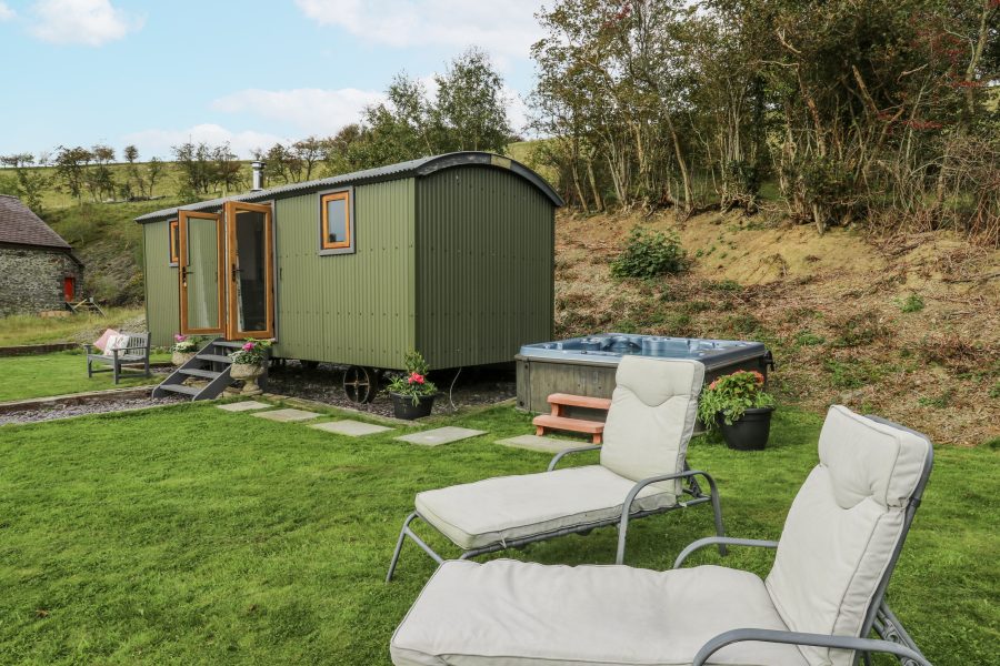 Brondel Luxury Shepherd's Hut, shepherd's hut near Aberystwyth, Ceredigion
