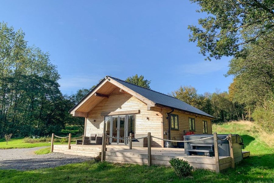 Cadno at Glanyrafon Lodges, lodge near Llandysul, Carmarthenshire