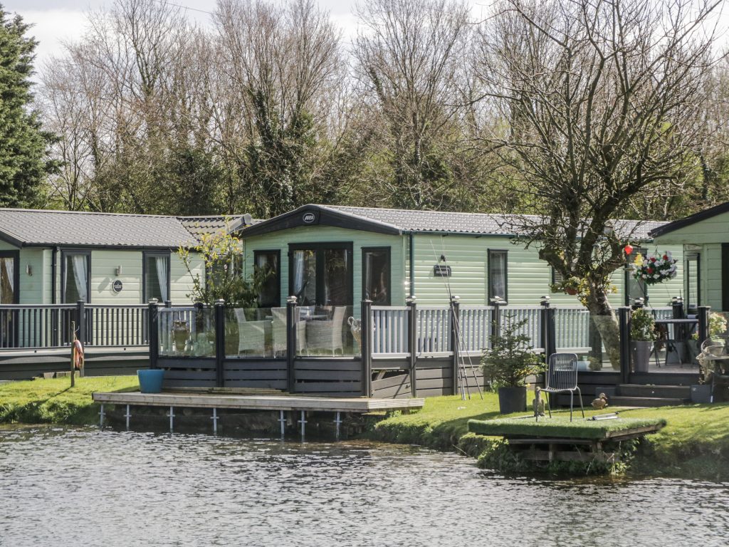 Carp Lodge, lodge near Carnforth