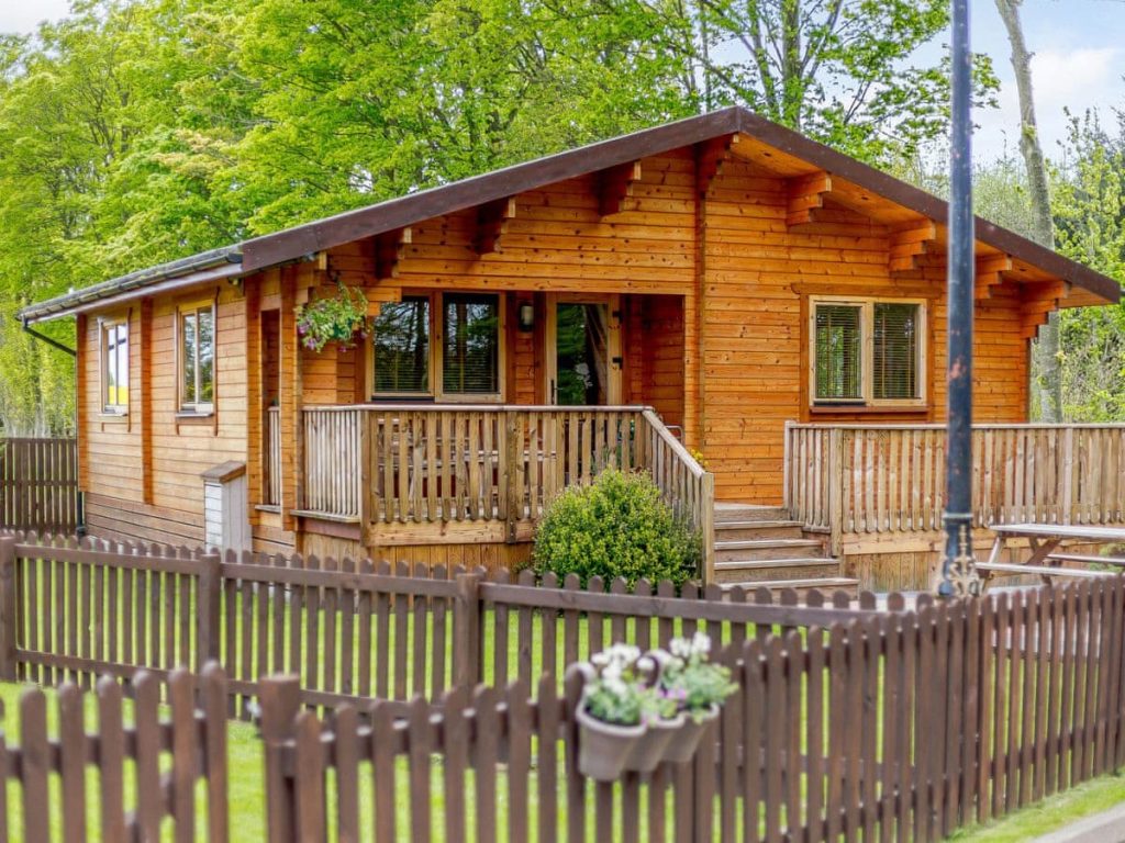 Chloe at Old Pump House Lodges, lodge near Duns