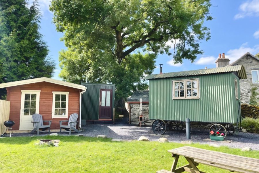 Cwt Tyddyn Shepherd's Hut, shepherd's hut near Cerrigydrudion, Gwynedd