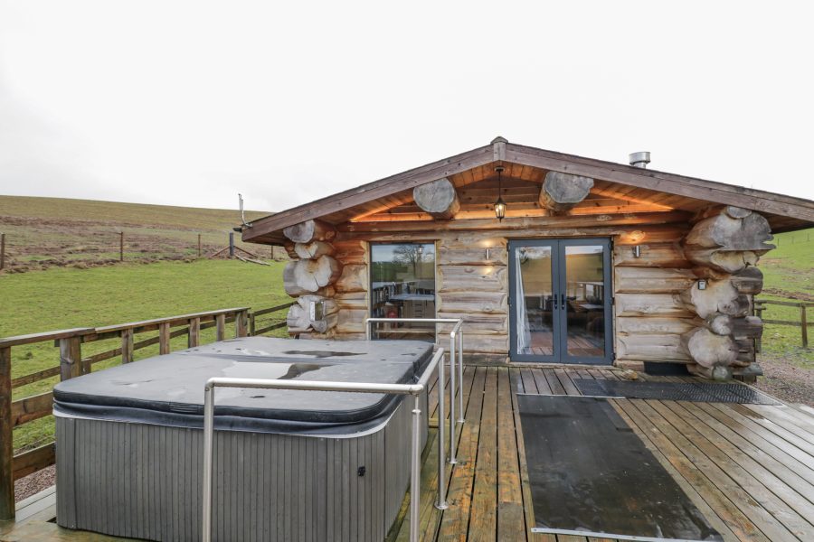 Douglas Cabin at Salford Court Farm Fishing Cabins, cabin near Clifton Upon Teme, Worcestershire