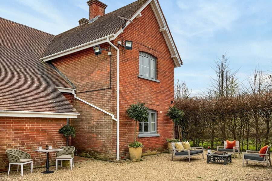 Elm Tree House, treehouse near Salisbury, Wiltshire