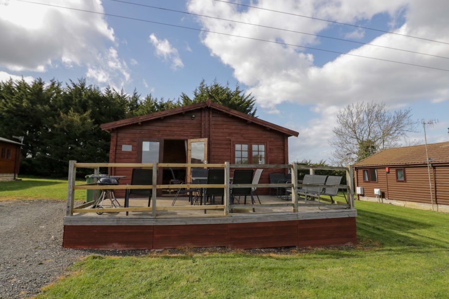 Holly Lodge, lodge near Offenham, Worcestershire