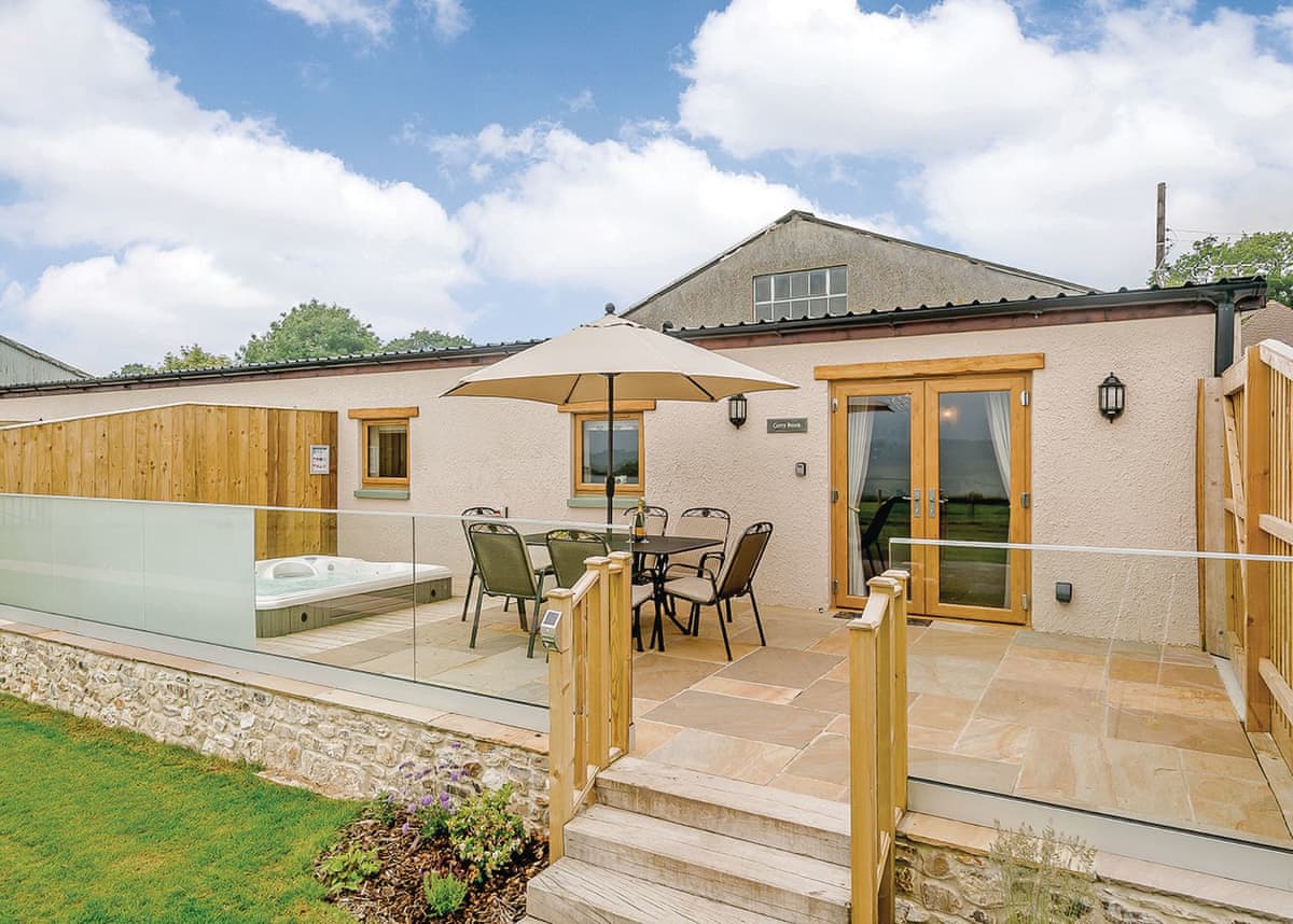 Larkshayes Cottages, lodge park near Dalwood, Devon