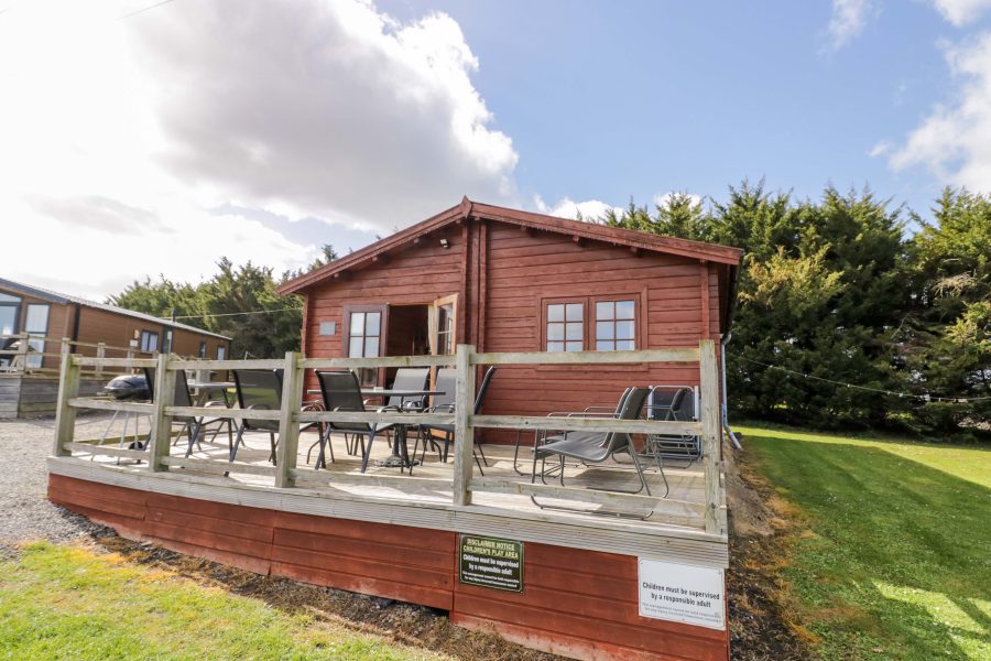 Oak Lodge, lodge near Offenham, Worcestershire