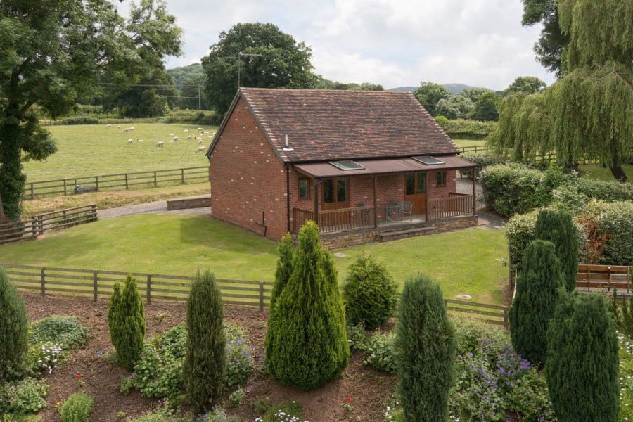 Parkers Lodge at Netherley Hall Cottages, lodge near Ledbury, Worcestershire