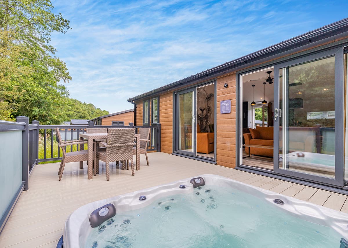 Plas Isaf Lodge Retreat, lodge park near Caerwys, Flintshire