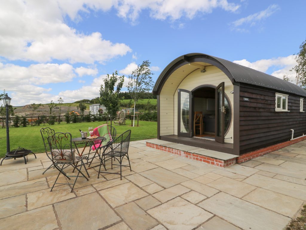 Valley View, log cabin near Rhayader