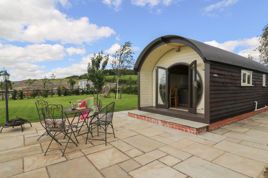 Valley View, log cabin near Rhayader, Powys
