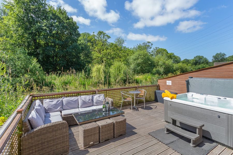 Waterside Lodge Thirteen at Ashgrove Leisure, lodge near Holmfirth, West Yorkshire